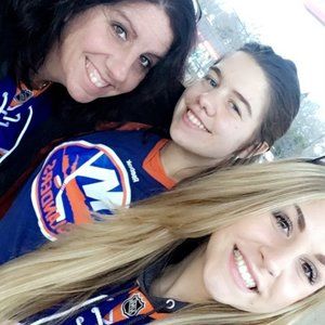 Meet your Posher, Dina